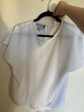 Diversity by Renuar White Short-Sleeve V-Neck Blouse